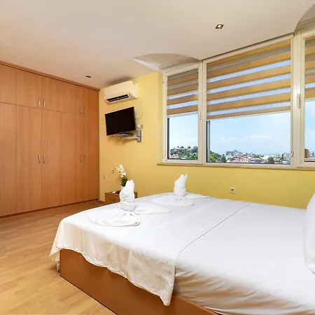 Apartamento 2br With Terrace By The Small Basilica & Old Town By Flat Manаger Plovdiv