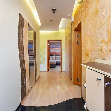 2br With Terrace By The Small Basilica & Old Town By Flat Manаger *
